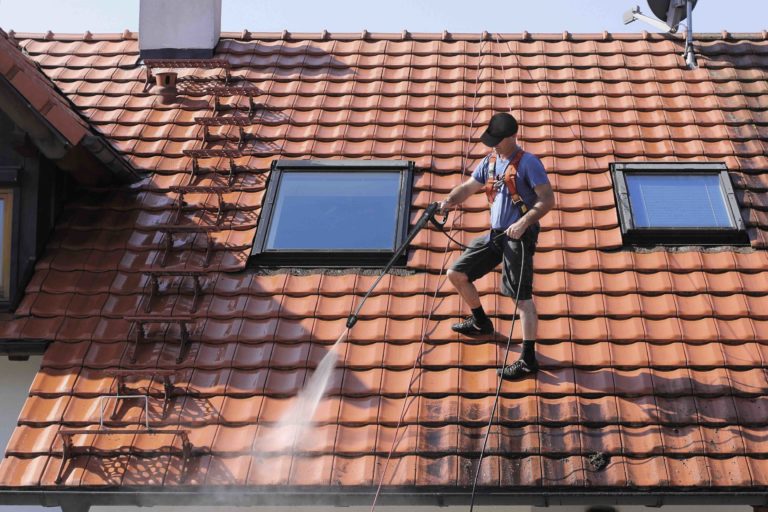 Nettoyage de toiture dans les Alpes-Maritimes
